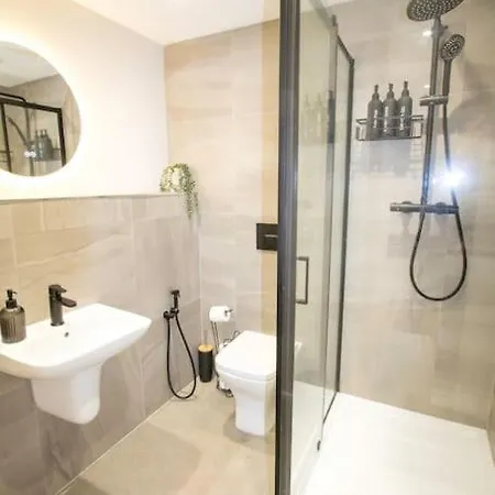 Cosy 1 Bed In Free Netlfix And Sky Tv And Coffee Machine