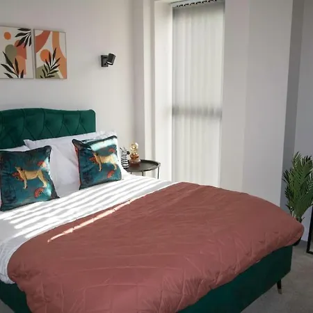 Cosy 1 Bed In Free Netlfix And Sky Tv And Coffee Machine Leeds (West Yorkshire)